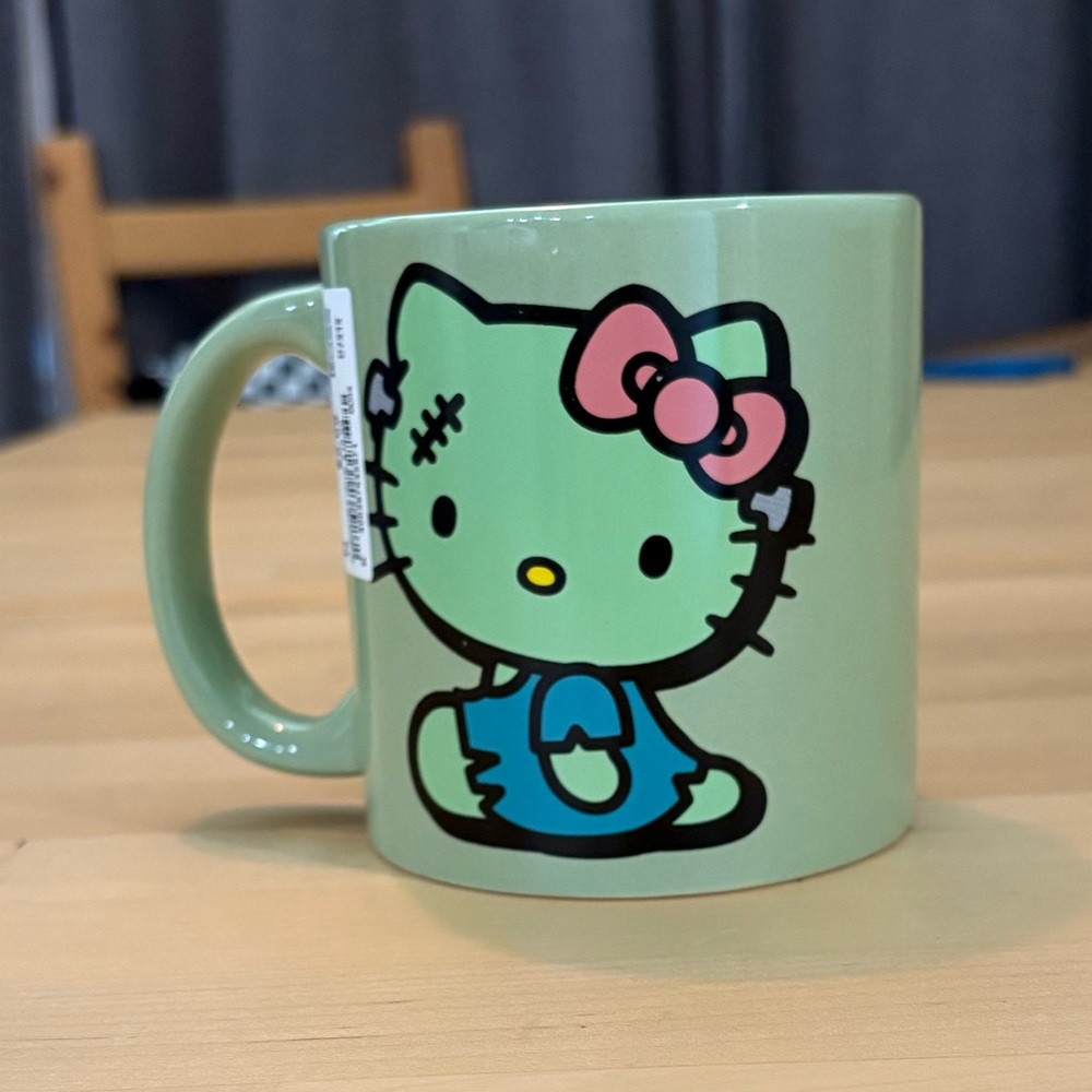 NWT Hello Kitty Halloween Mug Frankie Green Trick or Treat Candy Pumpkin Bow